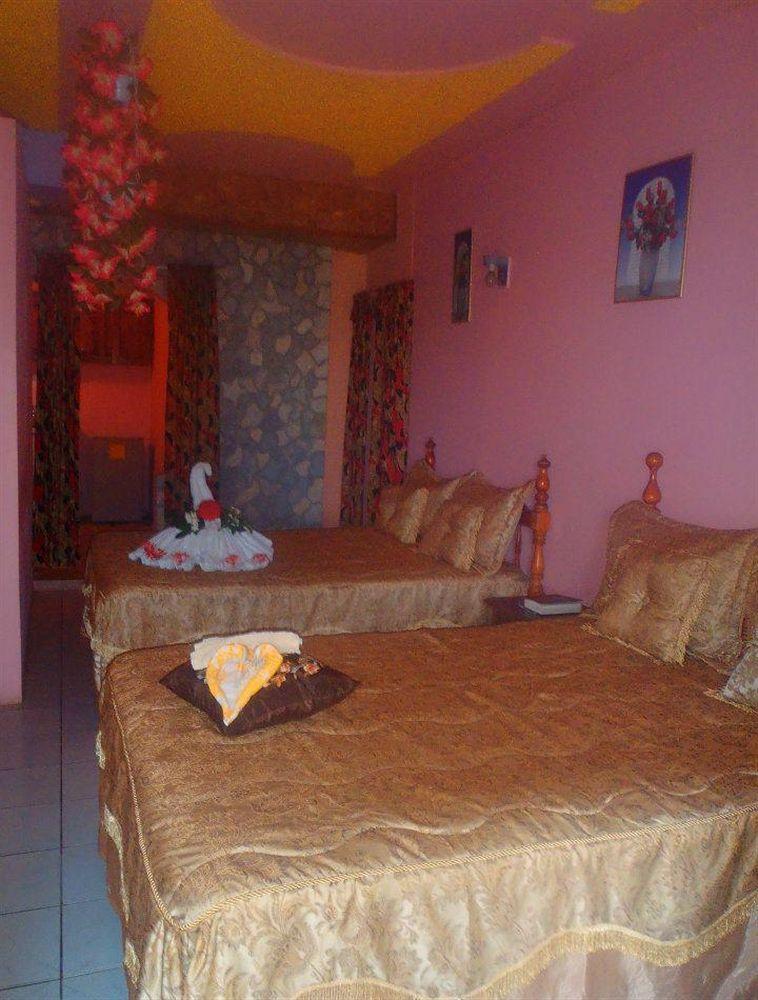 Cotton Tree Hotel Негрил Экстерьер фото