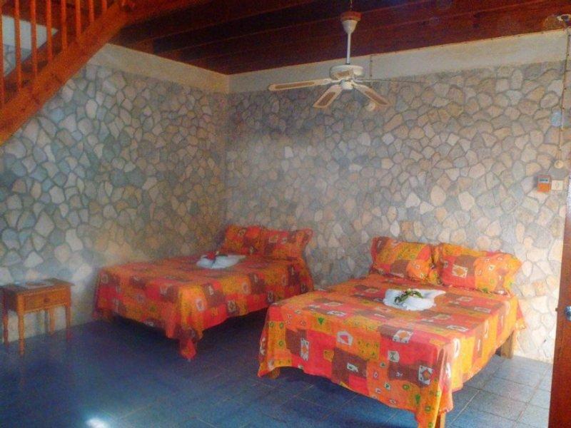 Cotton Tree Hotel Негрил Экстерьер фото
